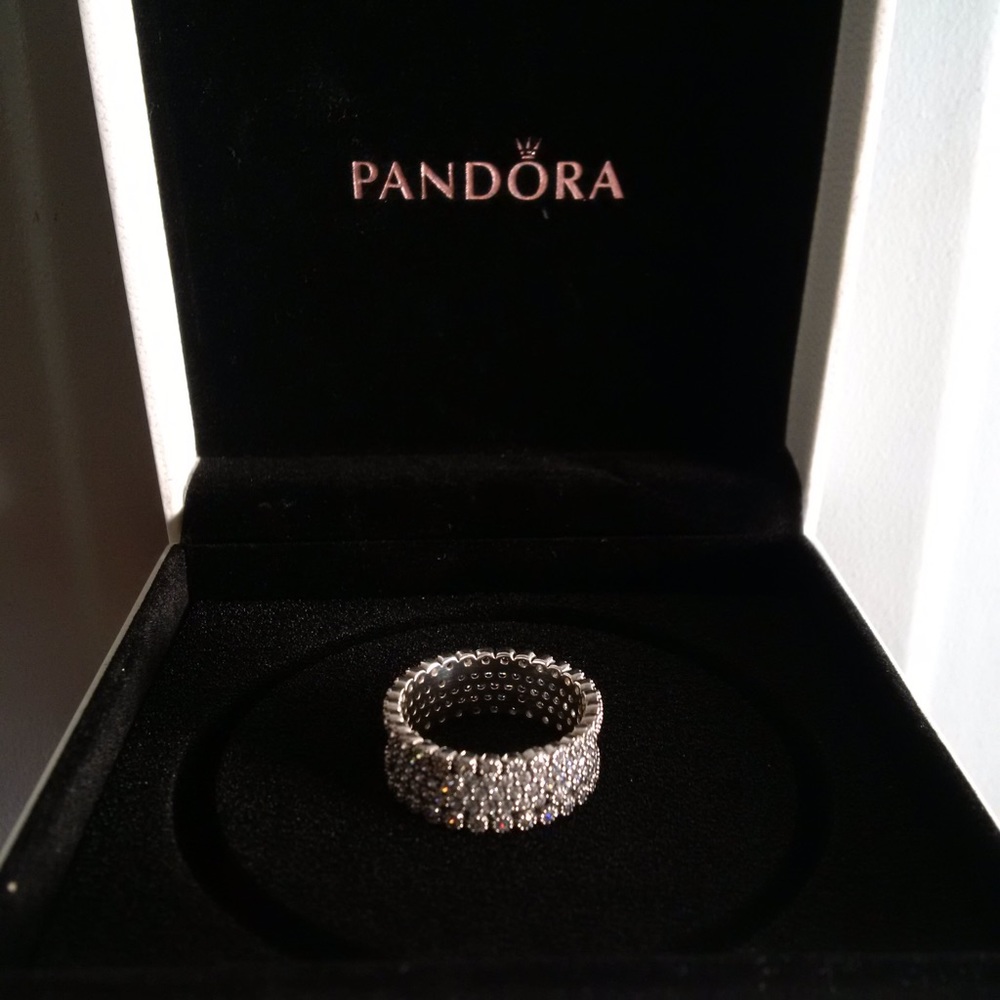 Pandora Lavish Sparkle Ring Sz 8 (58)